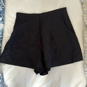 Hunter Bell Linen Shorts